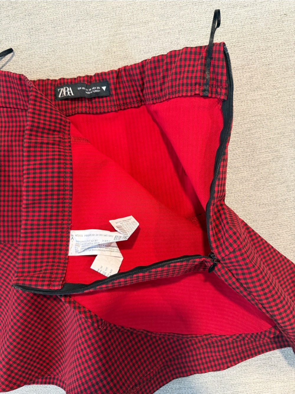 Zara Red and Black Checkered Women’s Skort - Picture 4 of 5